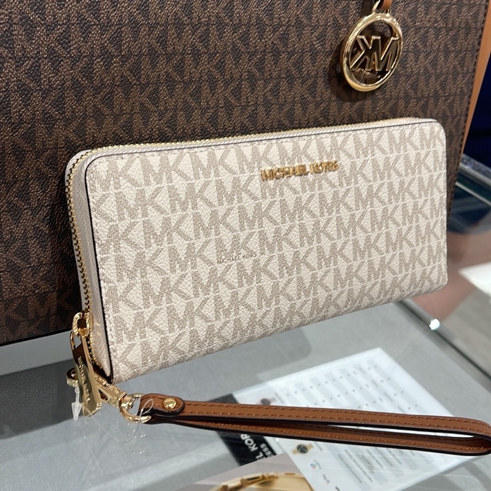 Michael Kors Jet Set Travel Large Travel CONTINENTAL wallet-wristlet-phoneholder - Picture 6 of 17